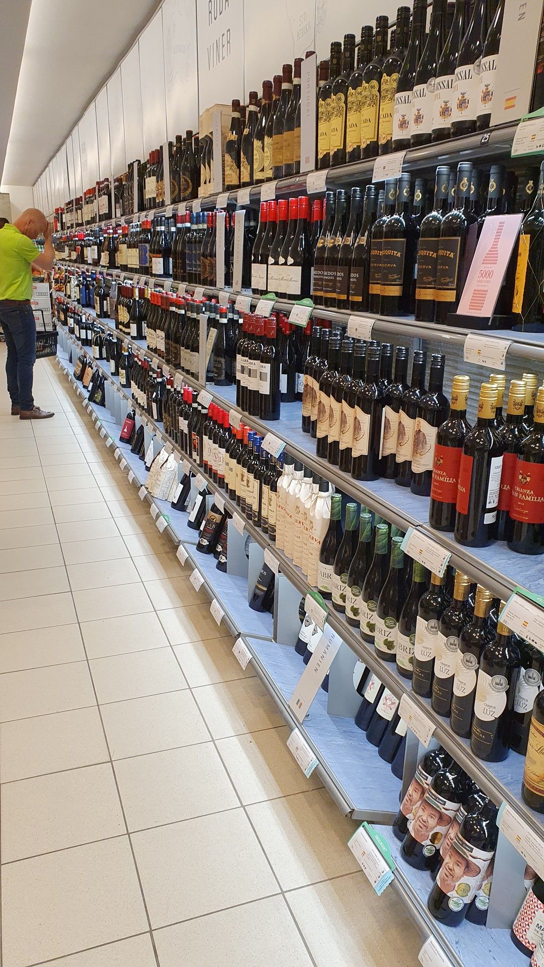 Systembolaget,社交距离,midsommar,瑞典